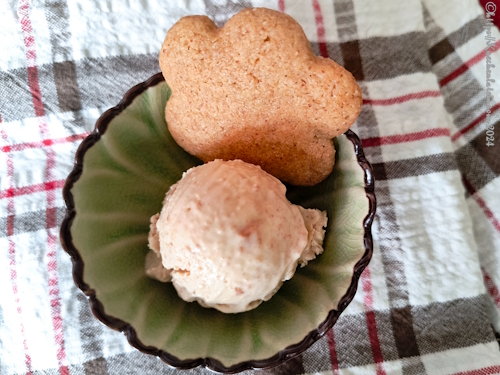 Buchweizeneiscreme mit dreierlei vom Buchweizen