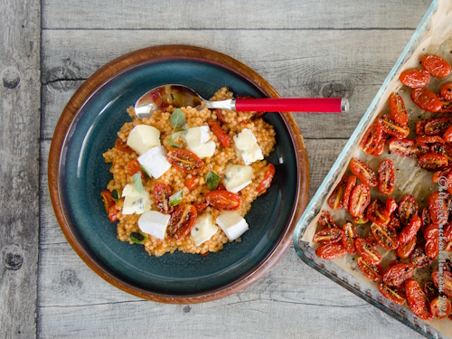 Graupenotto mit Ofen-Cherrytomaten und Blauschimmelkäse