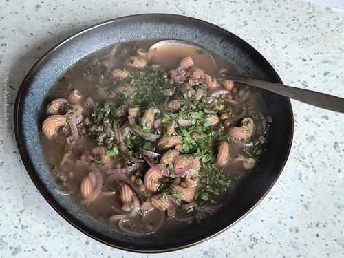 Linsen-Nudelsuppe Rishta