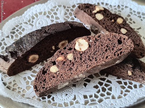 Schokoladen-Haselnuss-Biscotti