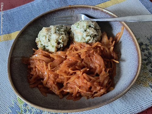 Tomatenkraut mit Semmelknödel