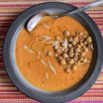 Karottensuppe mit Tahini und Rosmarin