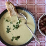 Kerbel-Erbsensuppe Kørvel-Ærtesuppe
